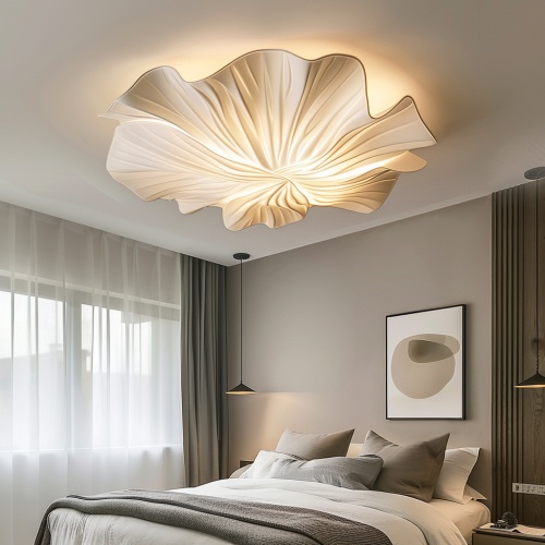 一个白色半透光树脂材料吸顶灯，欧式造型，简单大气，造型简洁，表面浮雕，，发出柔和的光线，突显雕刻的细节，背景是卧室，高分辨率，高品质图片