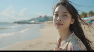 一个年轻穿休闲卫衣的中国美女，在海滩边散步，真人4k, 远景，电影画质