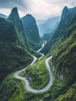 治愈性图片，有山川河流，有马路，有汽车