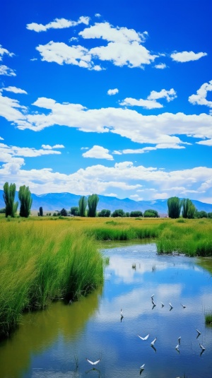 蓝天白云，山水悠然，美丽自然景观